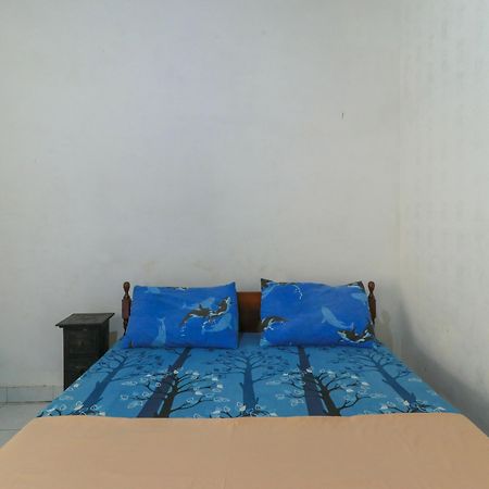 โรงแรมทารา บาร์ แอนด์ เรสโต แอร์ซานิห์ Kubutambahan  ภายนอก รูปภาพ