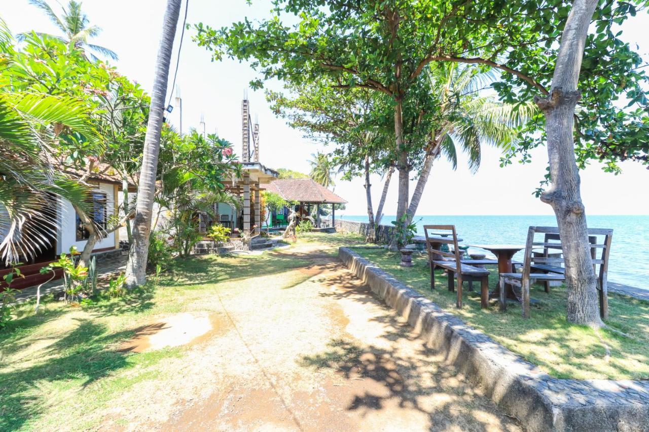 โรงแรมทารา บาร์ แอนด์ เรสโต แอร์ซานิห์ Kubutambahan  ภายนอก รูปภาพ