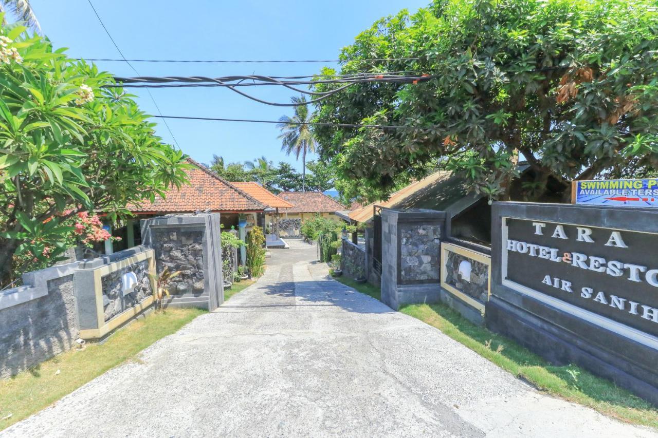 โรงแรมทารา บาร์ แอนด์ เรสโต แอร์ซานิห์ Kubutambahan  ภายนอก รูปภาพ