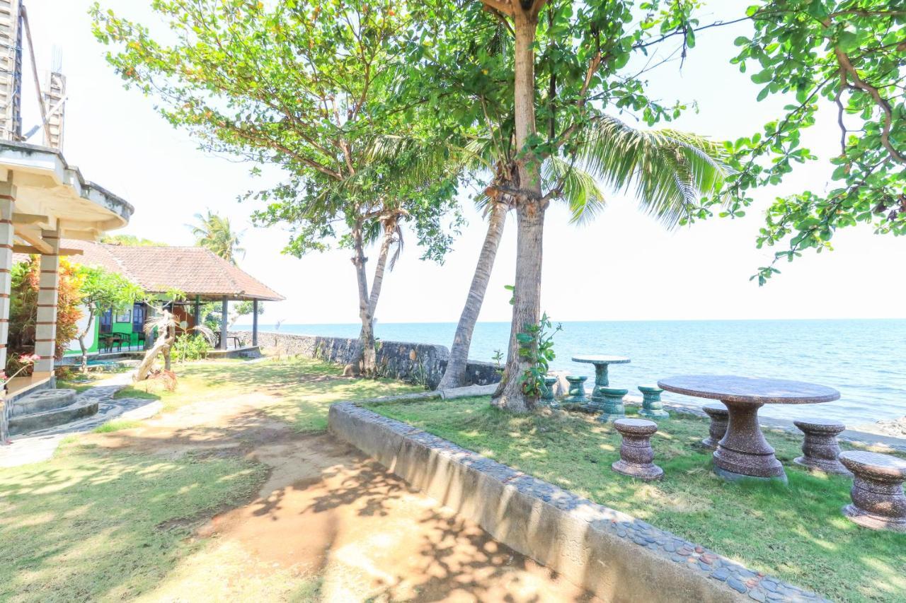 โรงแรมทารา บาร์ แอนด์ เรสโต แอร์ซานิห์ Kubutambahan  ภายนอก รูปภาพ